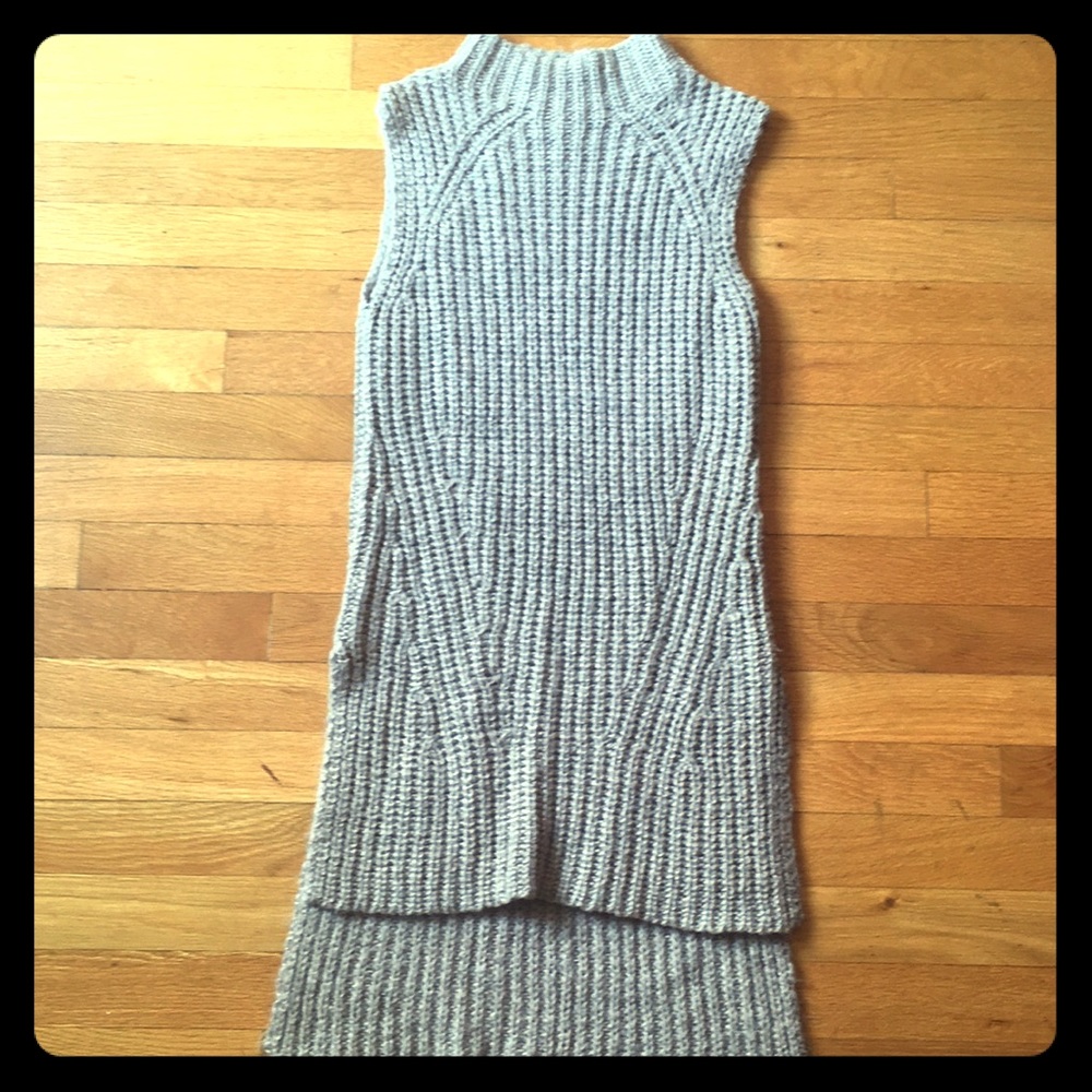 Sleeveless fall sweater